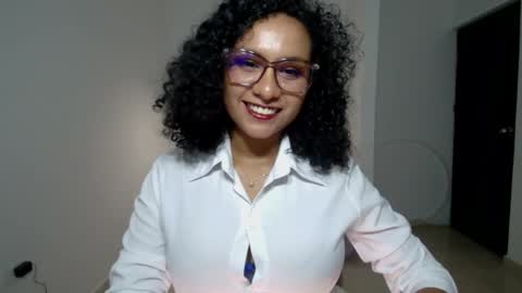 Snapshot of ellette_ chatting on 02-13-25, 03:29 princess online show from 02-13-25, 03:29