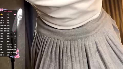 Snapshot of elliblassingame chatting on 12-03-25, 08:29 Jenny online show from 12-03-25, 08:29