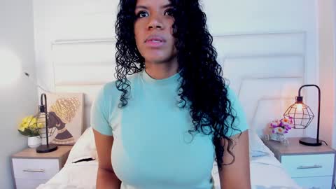 Snapshot of ellie_alves chatting on 12-16-24, 03:11 Ellie online show from 12-16-24, 03:11