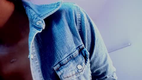 Snapshot of ellie_alves chatting on 01-30-25, 12:27 Ellie online show from 01-30-25, 12:27