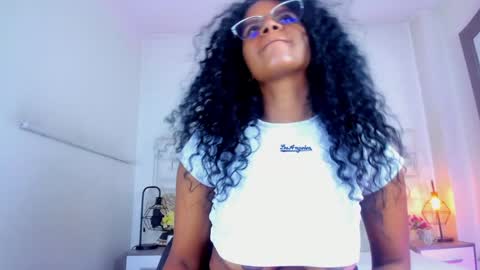 Snapshot of ellie_alves chatting on 02-04-25, 03:36 Ellie online show from 02-04-25, 03:36