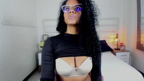 Snapshot of ellie_alves chatting on 02-07-25, 02:58 Ellie online show from 02-07-25, 02:58