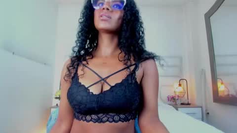 Snapshot of ellie_alves chatting on 02-10-25, 04:25 Ellie online show from 02-10-25, 04:25