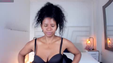 Snapshot of ellie_alves chatting on 02-14-25, 12:25 Ellie online show from 02-14-25, 12:25