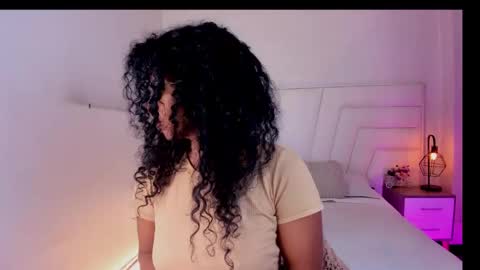 Snapshot of ellie_alves chatting on 02-24-25, 01:10 Ellie online show from 02-24-25, 01:10