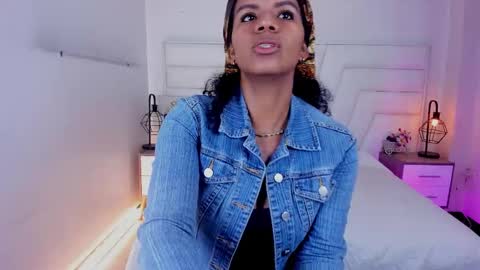 Snapshot of ellie_alves chatting on 02-26-25, 12:25 Ellie online show from 02-26-25, 12:25