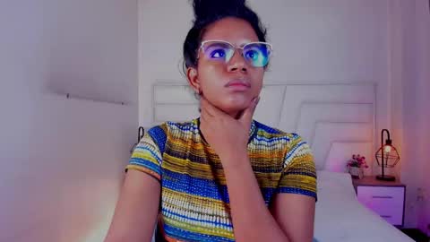 Snapshot of ellie_alves chatting on 02-28-25, 12:52 Ellie online show from 02-28-25, 12:52