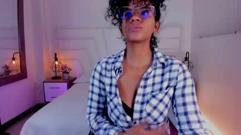 Snapshot of ellie_alves chatting on 03-07-25, 12:23 Ellie online show from 03-07-25, 12:23