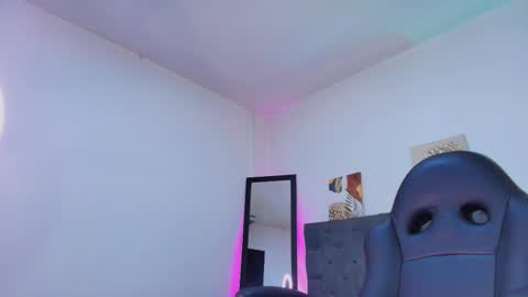 Snapshot of ellie_alves chatting on 09-11-25, 12:05 Ellie online show from 09-11-25, 12:05