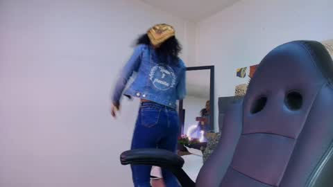 Snapshot of ellie_alves chatting on 09-16-25, 11:55 Ellie online show from 09-16-25, 11:55