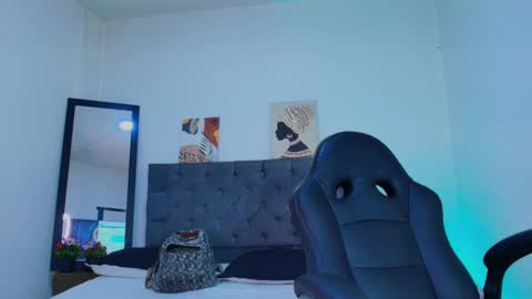 Snapshot of ellie_alves chatting on 09-18-25, 11:56 Ellie online show from 09-18-25, 11:56