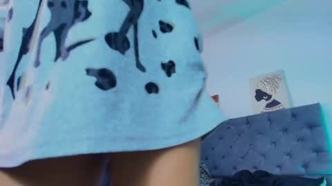 Snapshot of ellie_alves chatting on 09-19-25, 01:45 Ellie online show from 09-19-25, 01:45