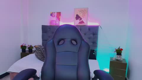 Snapshot of ellie_alves chatting on 09-24-25, 12:08 Ellie online show from 09-24-25, 12:08