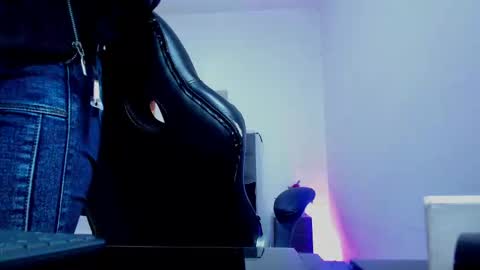 Snapshot of ellie_alves chatting on 10-04-25, 01:20 Ellie online show from 10-04-25, 01:20