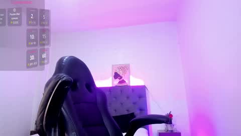 Snapshot of ellie_alves chatting on 10-14-25, 12:17 Ellie online show from 10-14-25, 12:17