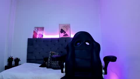 Snapshot of ellie_alves chatting on 10-15-25, 11:54 Ellie online show from 10-15-25, 11:54