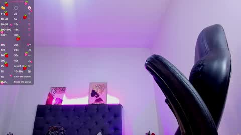 Snapshot of ellie_alves chatting on 10-23-25, 12:15 Ellie online show from 10-23-25, 12:15