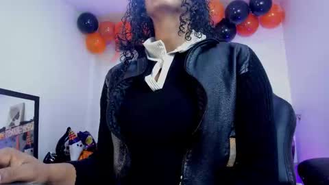 Snapshot of ellie_alves chatting on 11-03-25, 02:29 Ellie online show from 11-03-25, 02:29