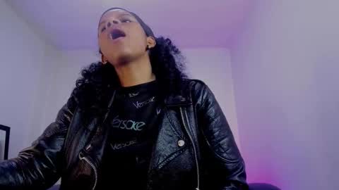 Snapshot of ellie_alves chatting on 11-07-25, 01:11 Ellie online show from 11-07-25, 01:11