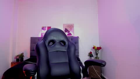 Snapshot of ellie_alves chatting on 11-13-25, 12:48 Ellie online show from 11-13-25, 12:48