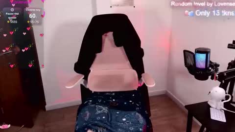 Ellie Jhonson  online show from 01-18-26, 01:53