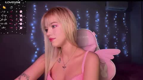 Snapshot of ellie_lovely_girl chatting on 12-05-25, 07:43 ellie online show from 12-05-25, 07:43