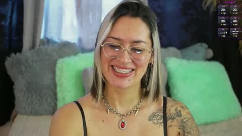 Snapshot of ellie_ramos chatting on 09-21-25, 02:08 Ellie Ramos online show from 09-21-25, 02:08