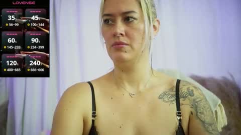 Ellie Ramos online show from 02-06-26, 01:03