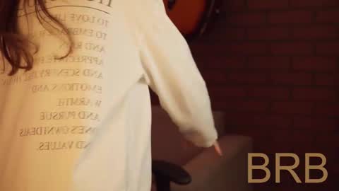 elliecutes online show from 02-22-25, 05:35