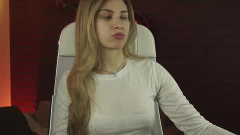 elliecutes online show from 09-29-25, 08:08