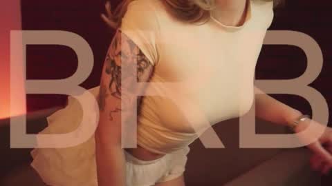 elliecutes online show from 10-19-25, 08:04