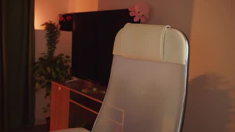elliecutes online show from 05-30-26, 08:00