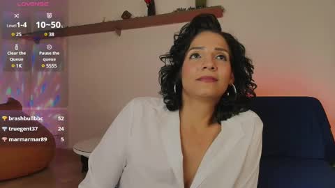 elliee1 online show from 02-05-25, 06:26