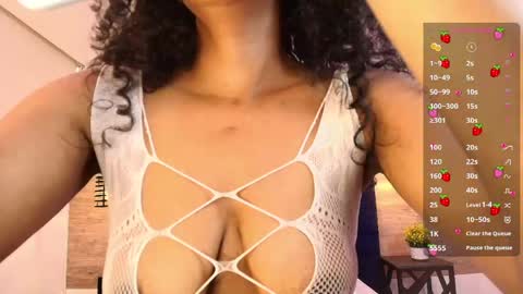 elliee_alves online show from 04-17-26, 06:00