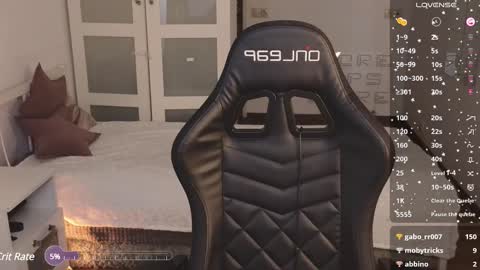 Snapshot of elliefrost chatting on 02-24-25, 12:30 elliefrost online show from 02-24-25, 12:30