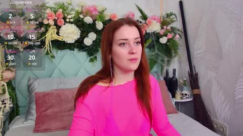 EllieLarson online show from 10-27-25, 05:06
