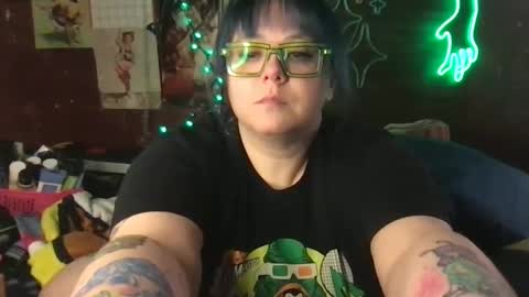 Snapshot of ellielouise11 chatting on 02-25-25, 01:20 Ellie Louise online show from 02-25-25, 01:20