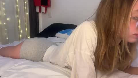 ellie online show from 05-23-26, 04:50
