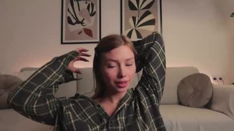 Elizabeth or you can call me Ellie online show from 10-04-25, 05:11