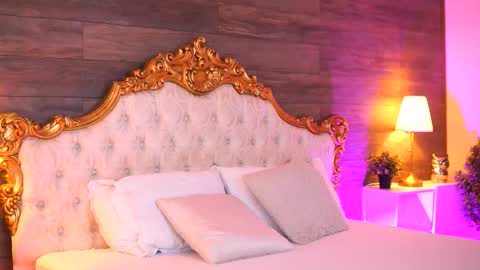 Snapshot of ellieredd chatting on 10-09-25, 08:56 Ellie online show from 10-09-25, 08:56