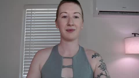 Ellie Rowyn online show from 11-14-25, 09:35