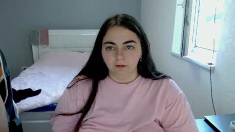 Ellie online show from 06-08-26, 08:37
