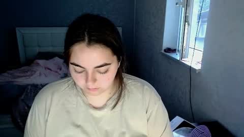 Ellie online show from 07-17-26, 03:24