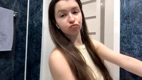 Snapshot of ellieschuffert chatting on 01-07-26, 08:17 Ellie online show from 01-07-26, 08:17