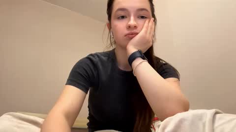 Snapshot of ellieschuffert chatting on 01-07-26, 08:22 Ellie online show from 01-07-26, 08:22