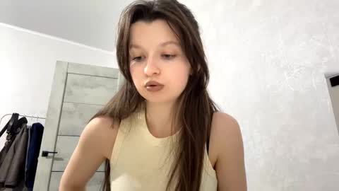 Snapshot of ellieschuffert chatting on 01-19-26, 01:26 Ellie online show from 01-19-26, 01:26