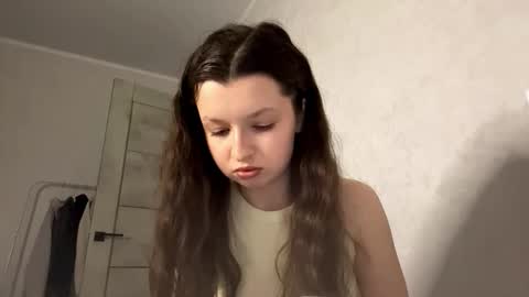 Snapshot of ellieschuffert chatting on 02-06-26, 02:31 Ellie online show from 02-06-26, 02:31