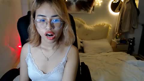 Snapshot of ellieyun chatting on 09-23-25, 01:03 ellieyun online show from 09-23-25, 01:03