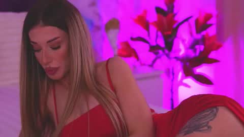 EllinaNuria online show from 03-12-26, 06:36