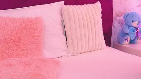 EllinaNuria online show from 03-21-26, 08:19